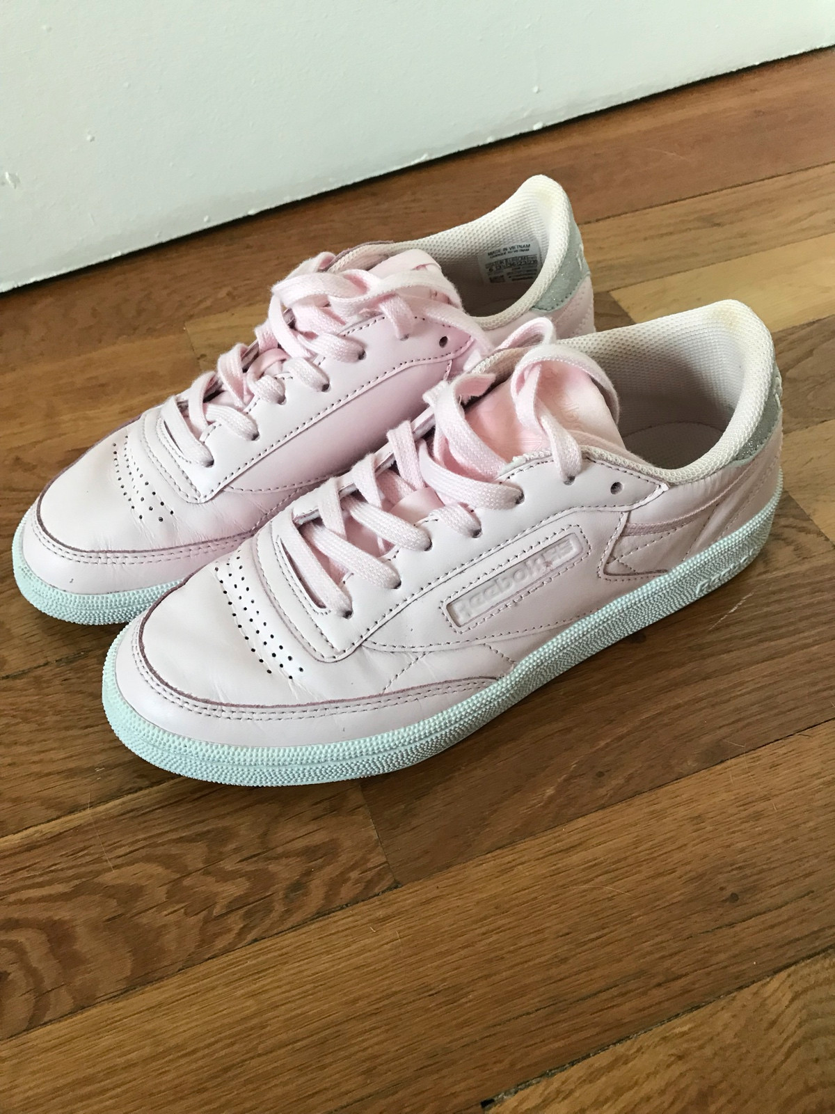 Baskets Reebok Classic roses et paillettes Vinted