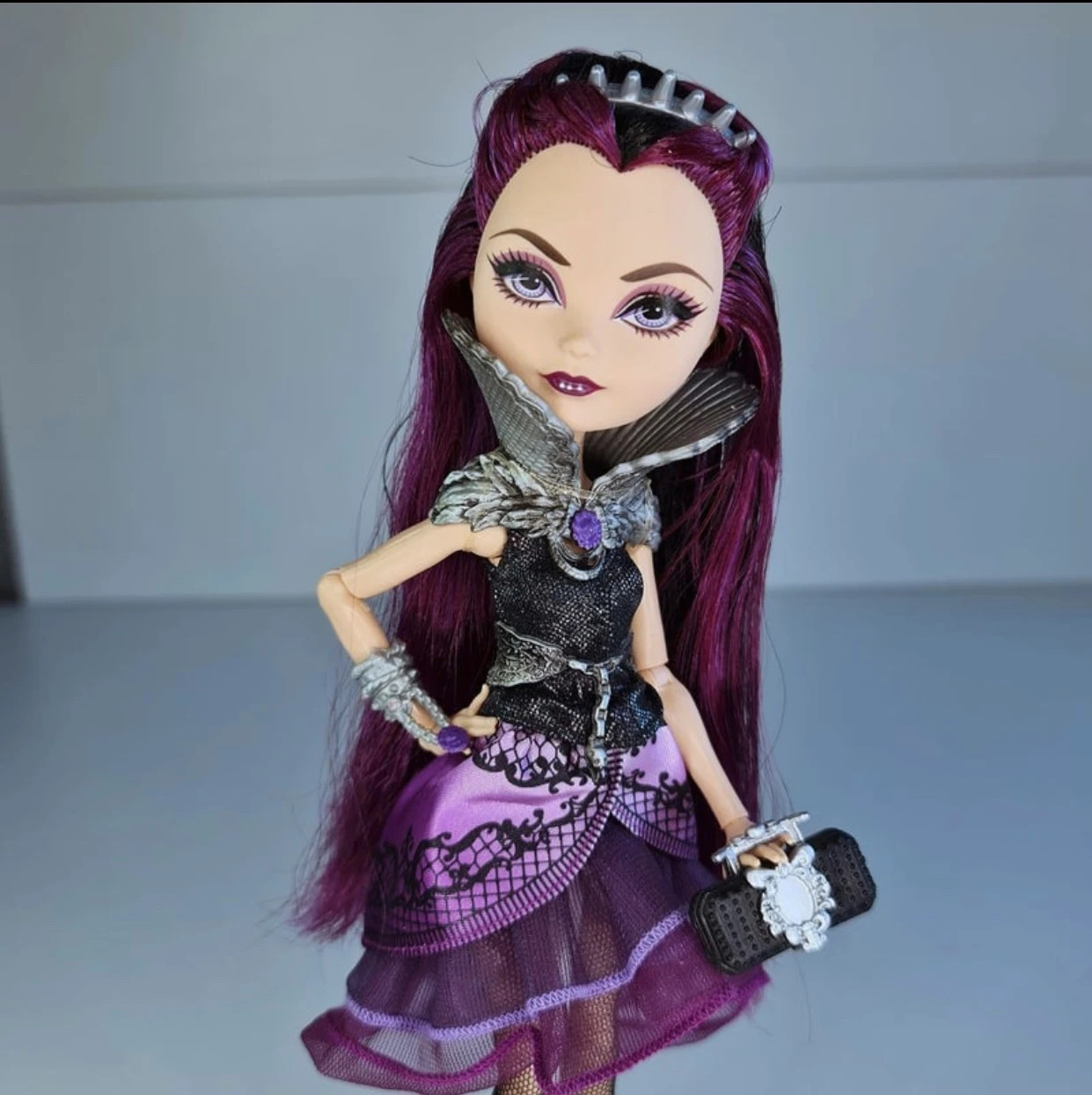 Raven queen muñeca sales