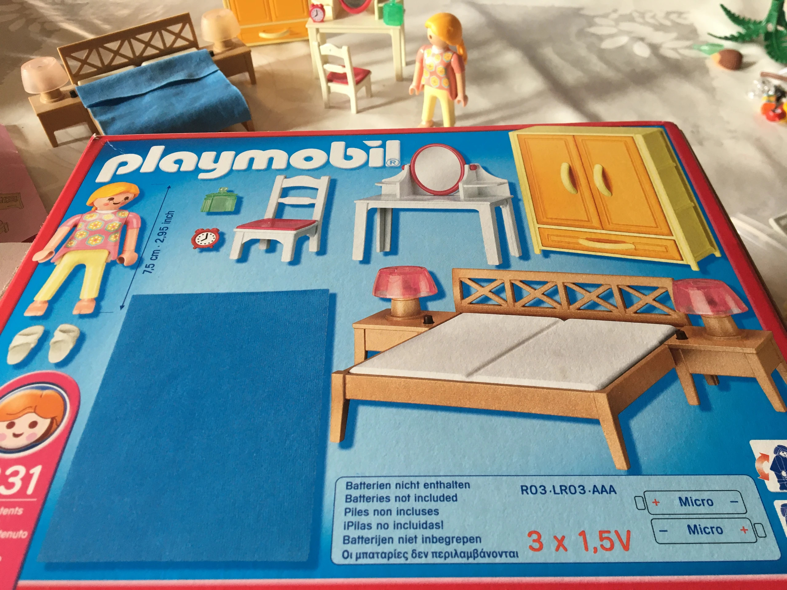 Playmobil 5331 - Chambre à coucher des parents avec lumière - Comparer avec