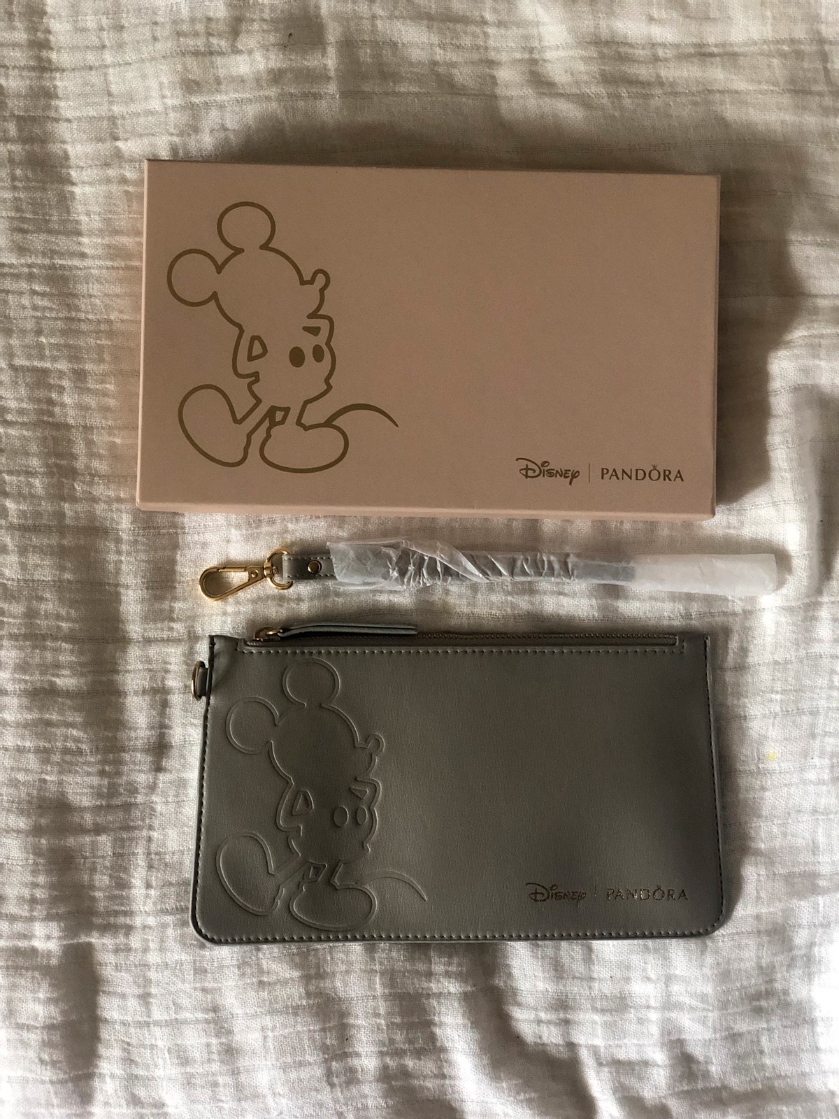 Pochette sale disney pandora