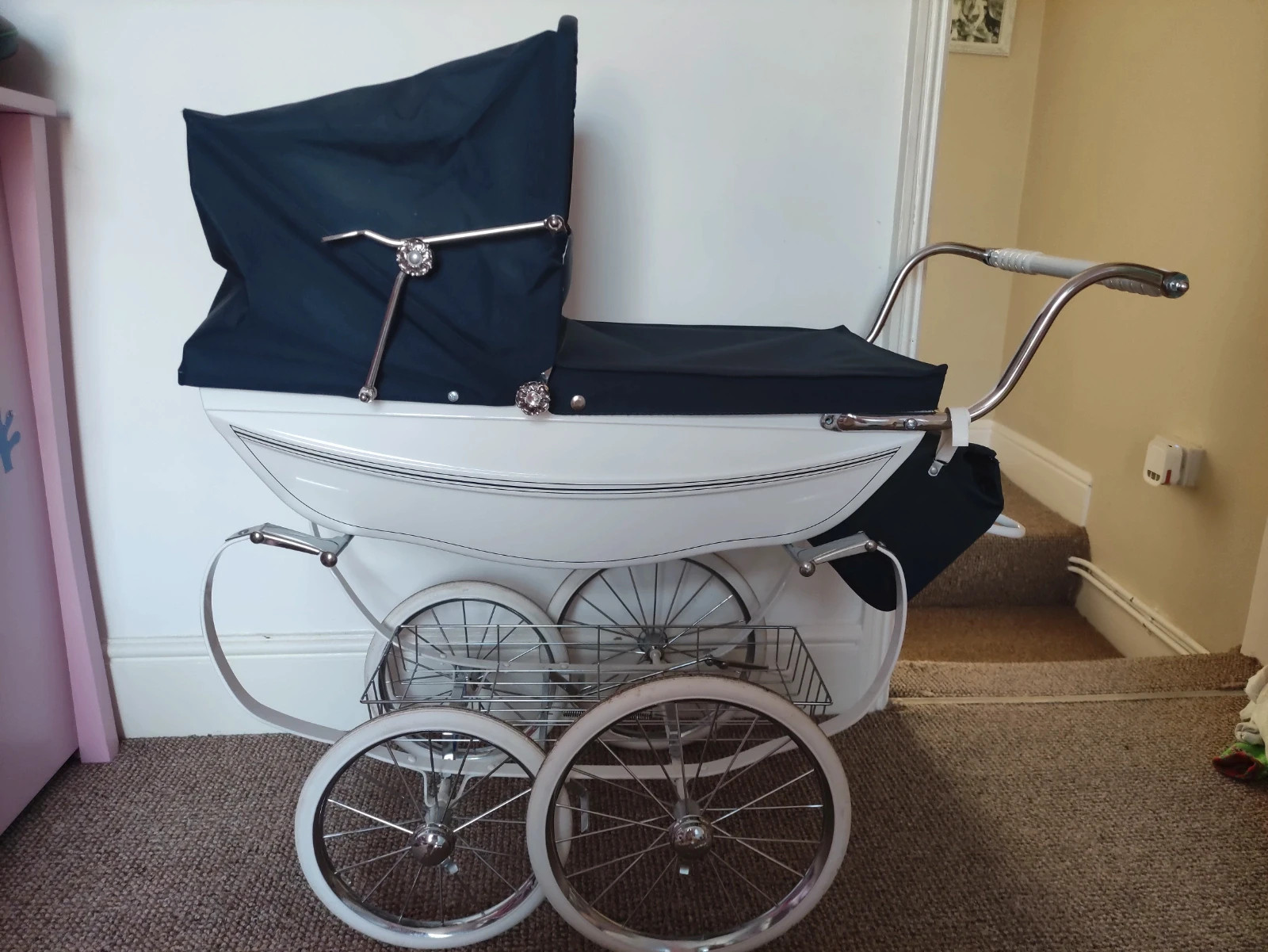 Silver cross sales dolls pram navy