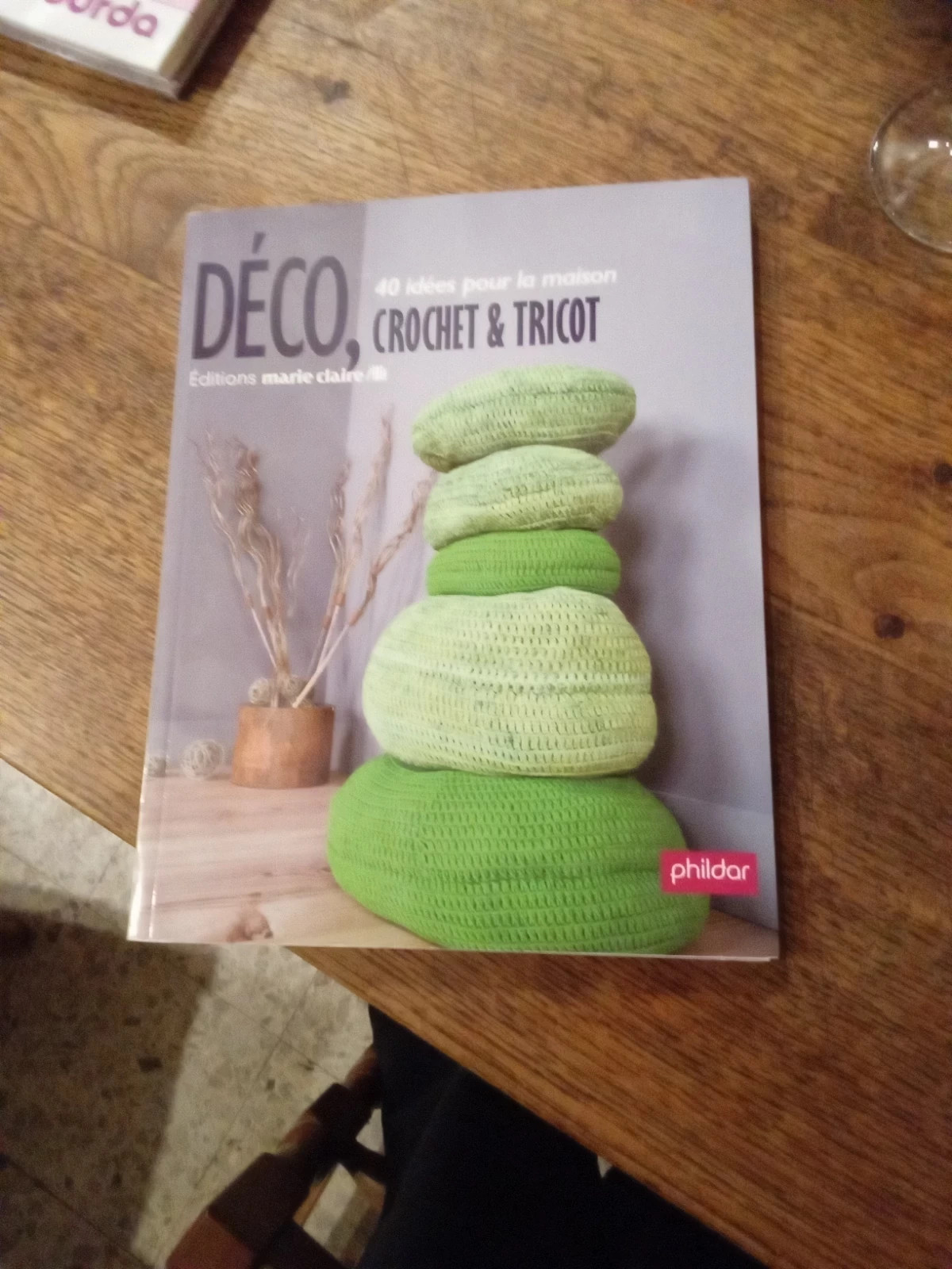 livre 60 idées de déco en crochet et tricot pour la maison - Le