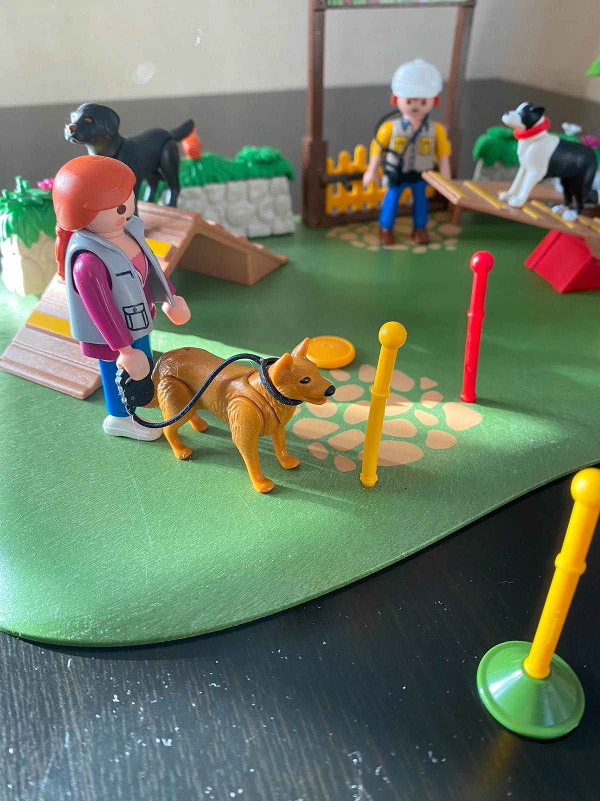 PLAYMOBIL chien dressé 