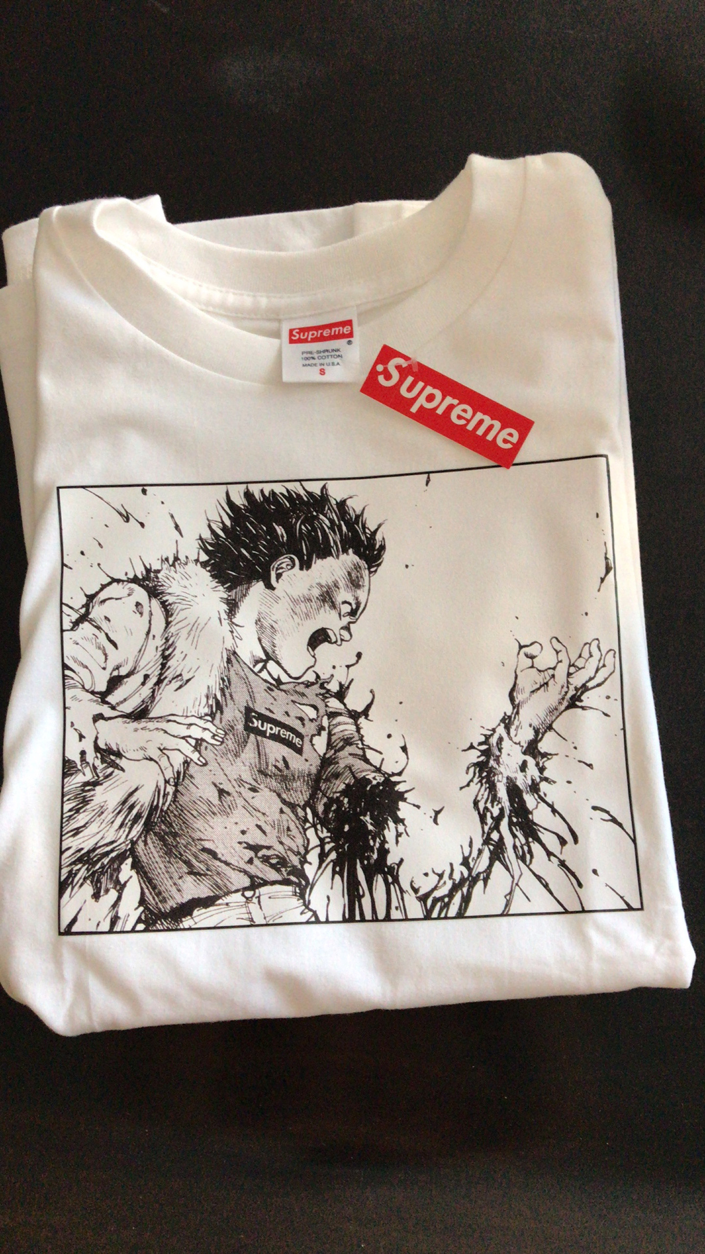 Supreme akira arm shop