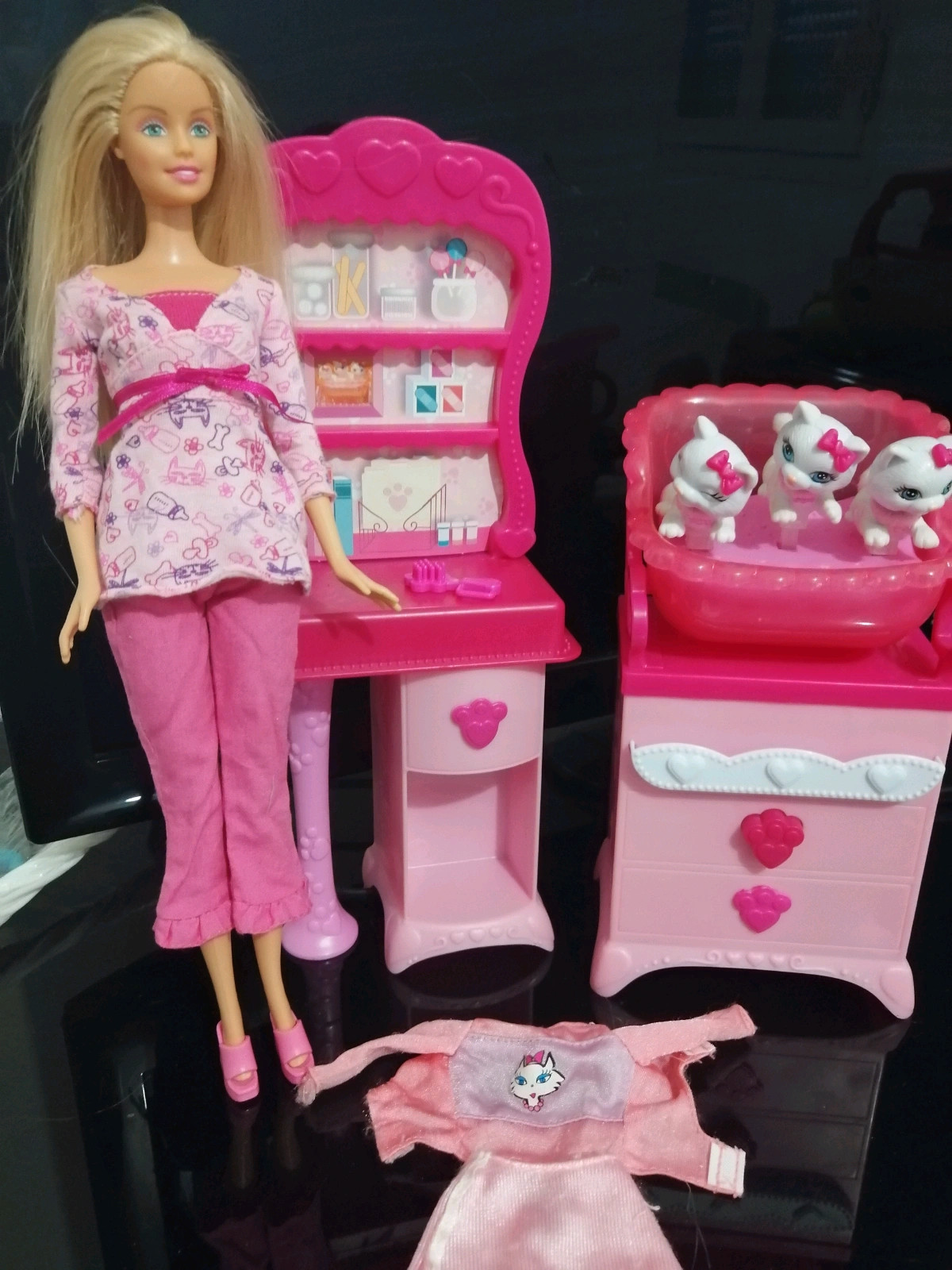 Barbie et ses petits chats