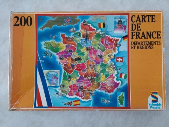 Puzzle : carte de France, à partir de 8 ans.