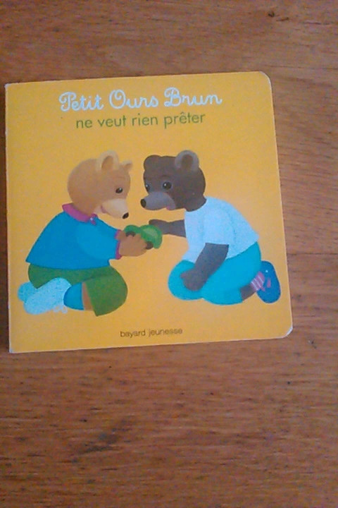 2 livres petit ours brun + 2 figurines - Bayard jeunesse