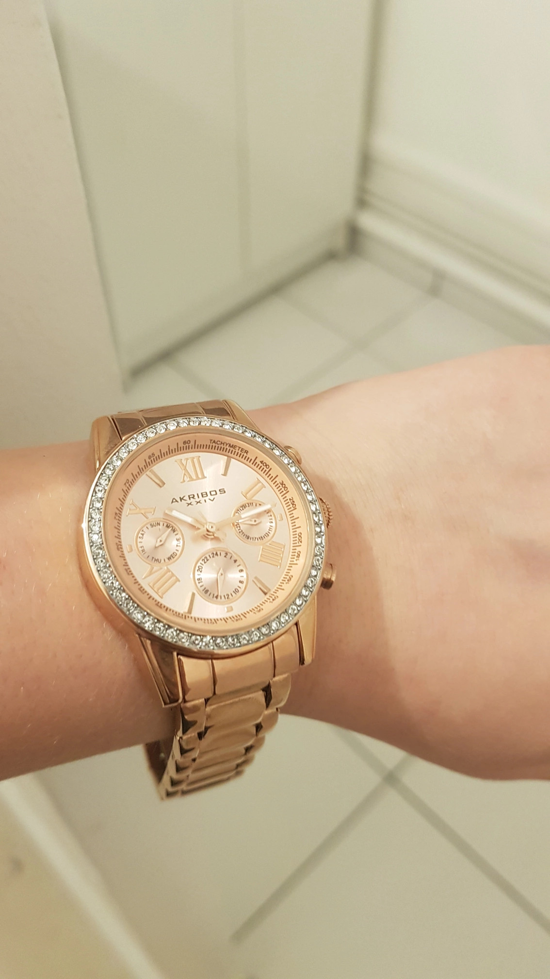 Vend montre femme akribos XXIV