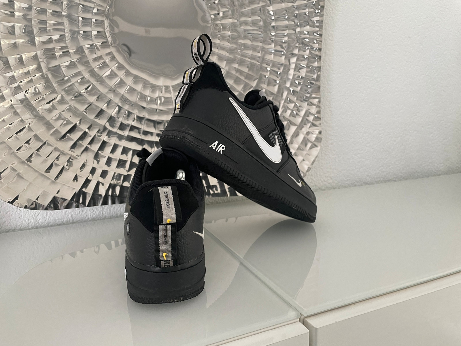 Nike air force one utility low black on sale