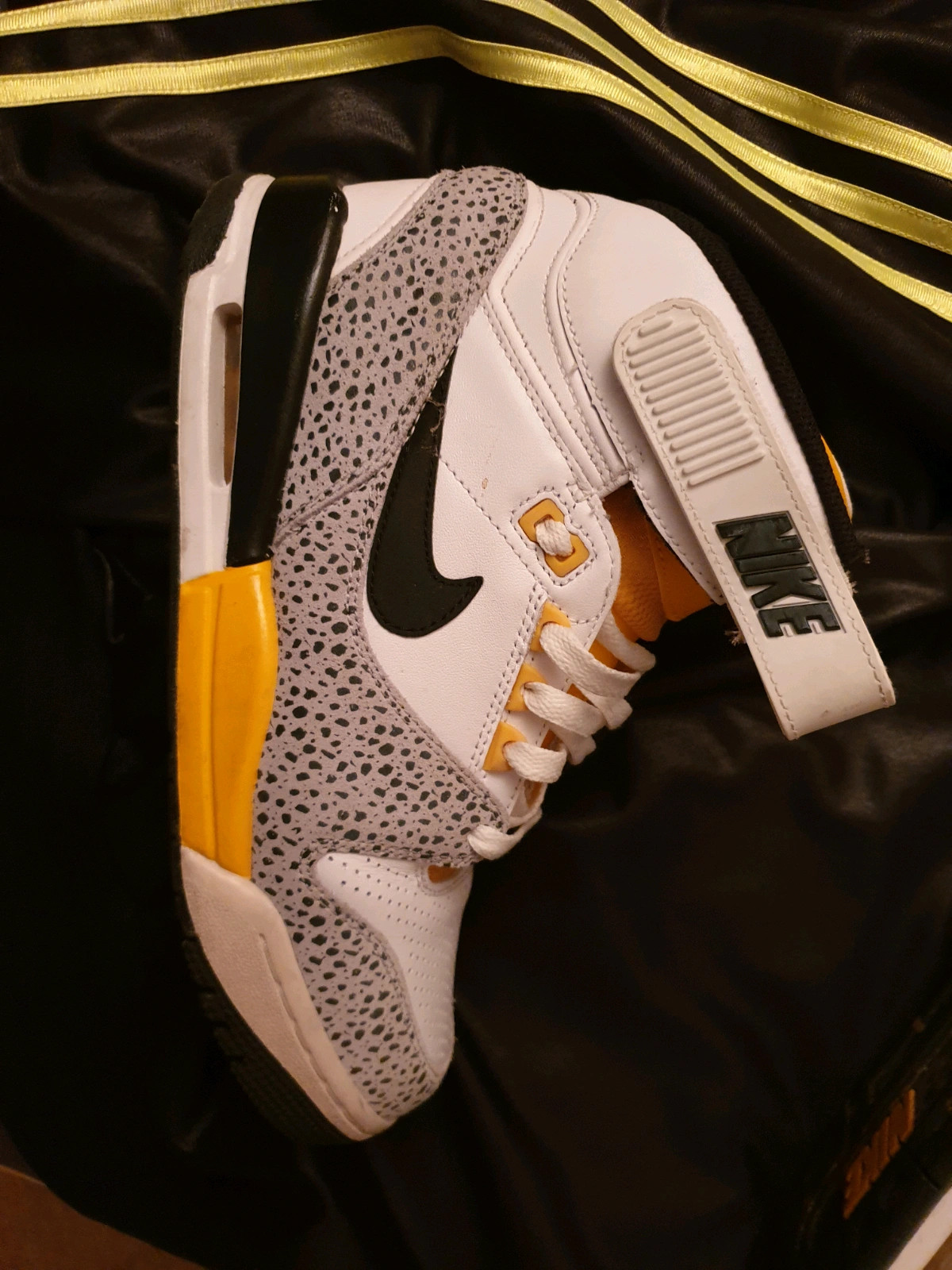 Nike air 2024 revolution safari