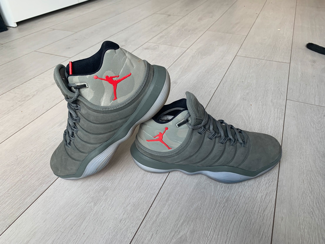 Jordan online superfly lunar