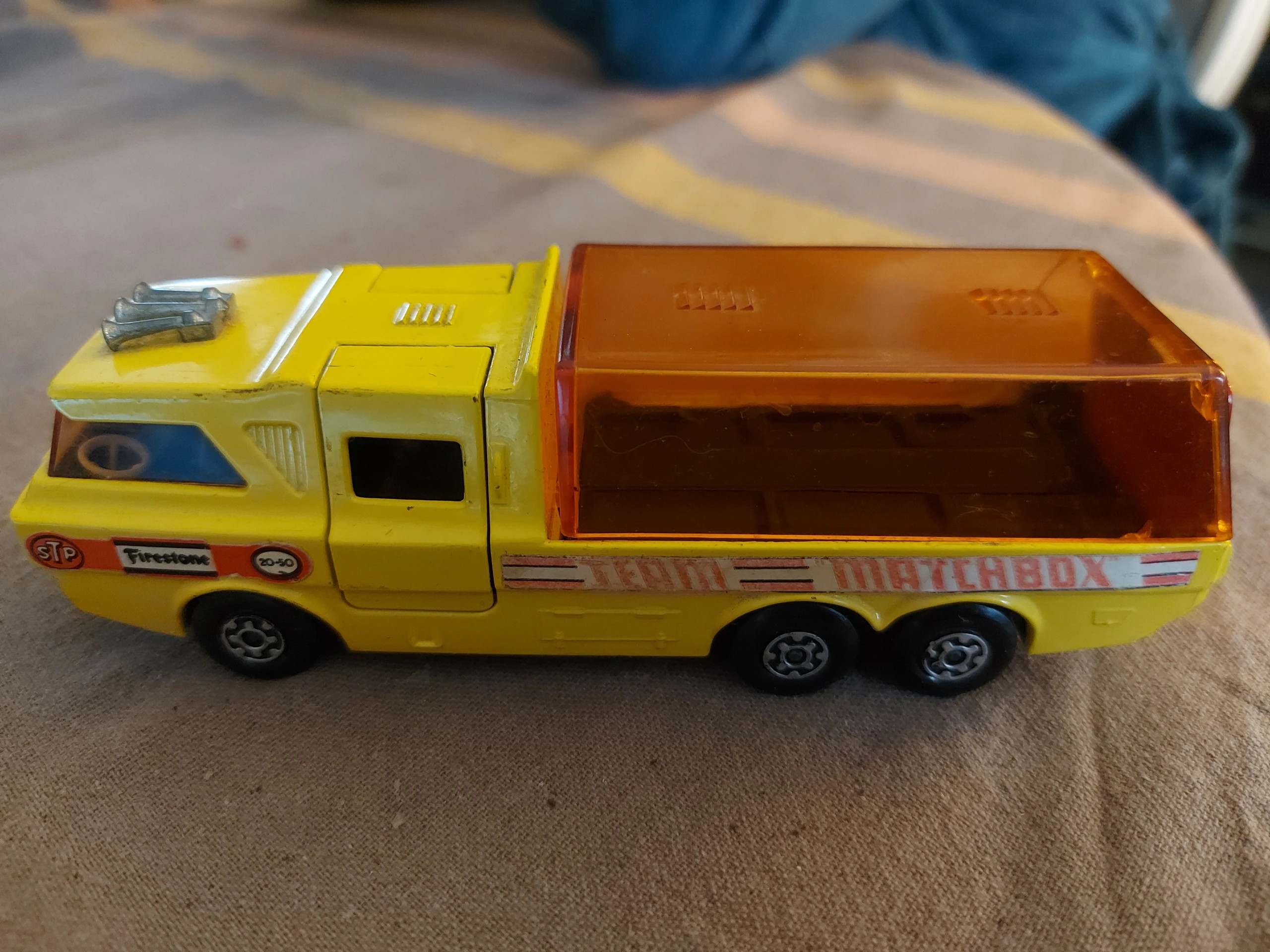 Matchbox lesney K7 racing car transporter super king 1972