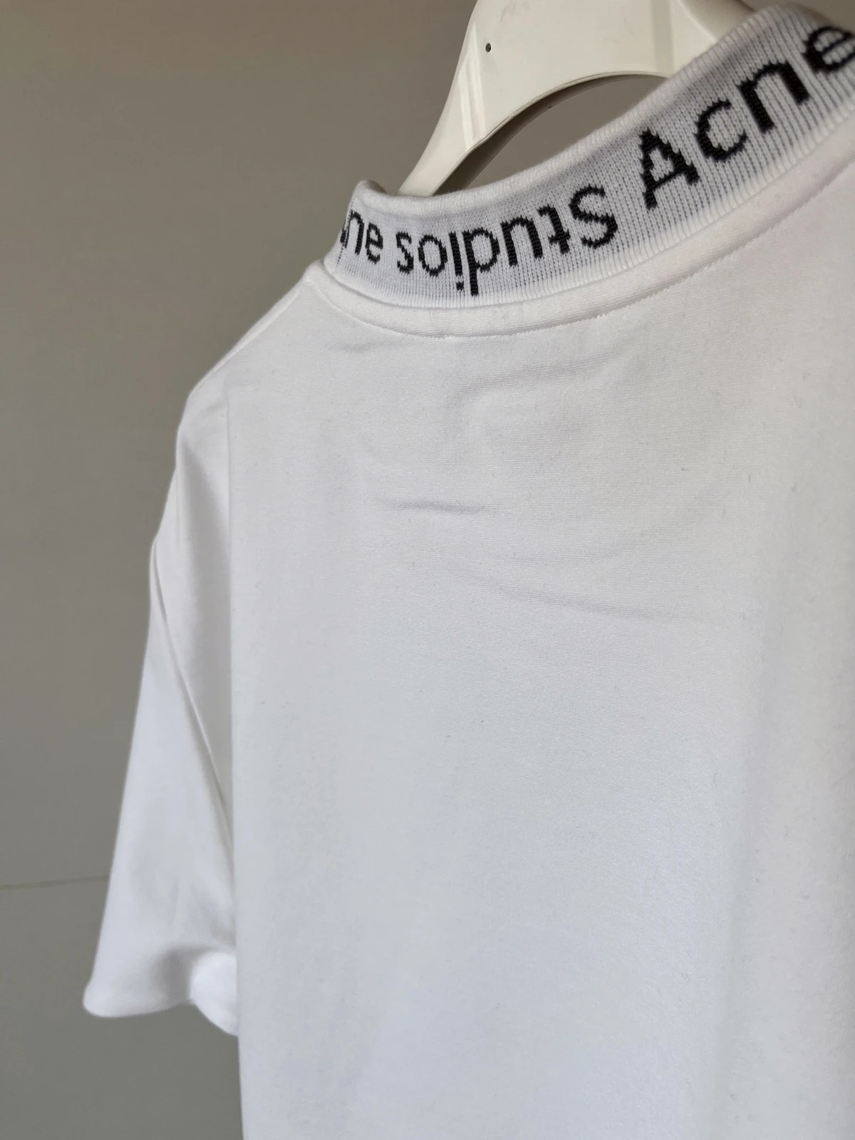 Acne studios deals navid long sleeve