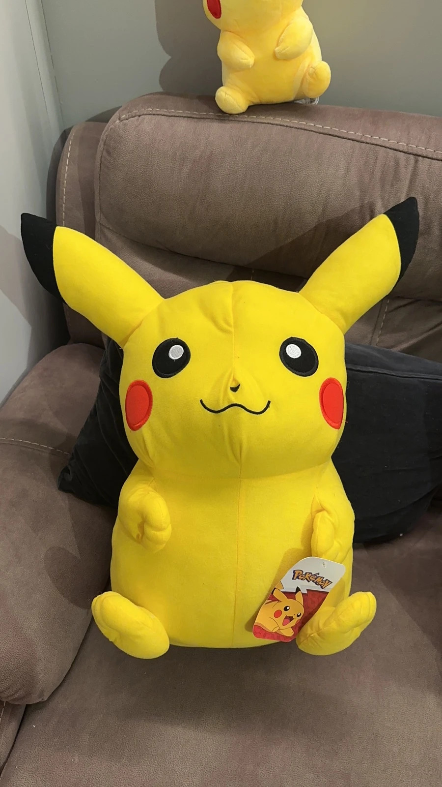 Peluche Pikachu Pokemon 45cm : : Giochi e giocattoli