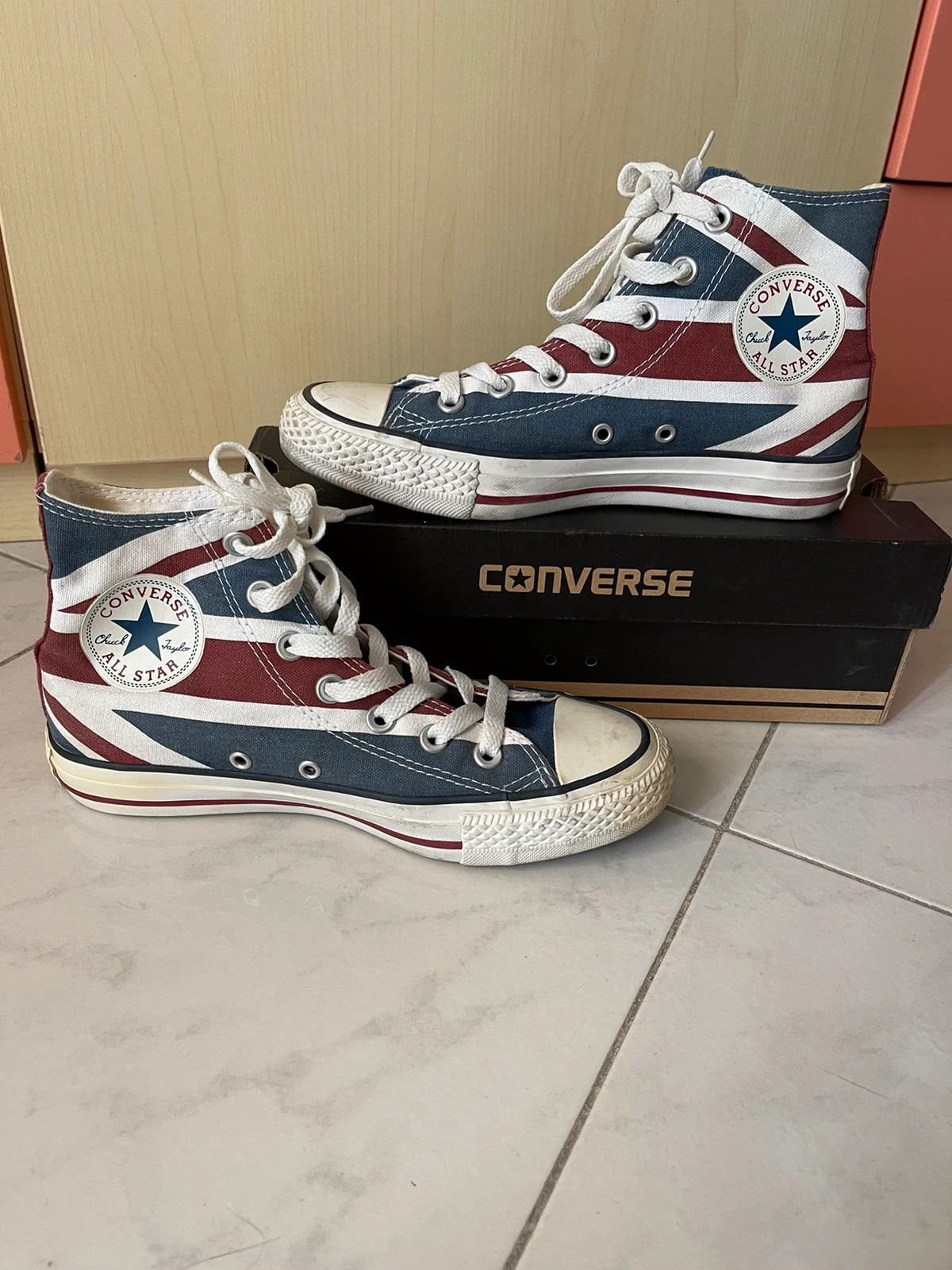 Converse 2024 con scritte