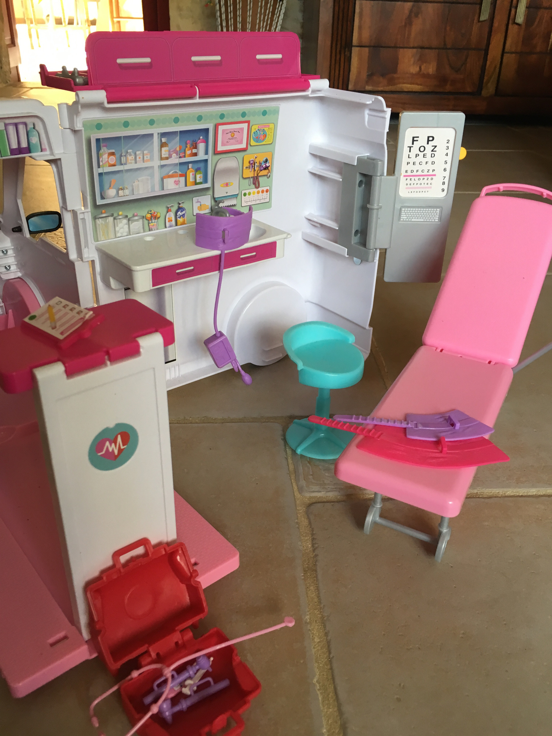 Camion best sale barbie docteur