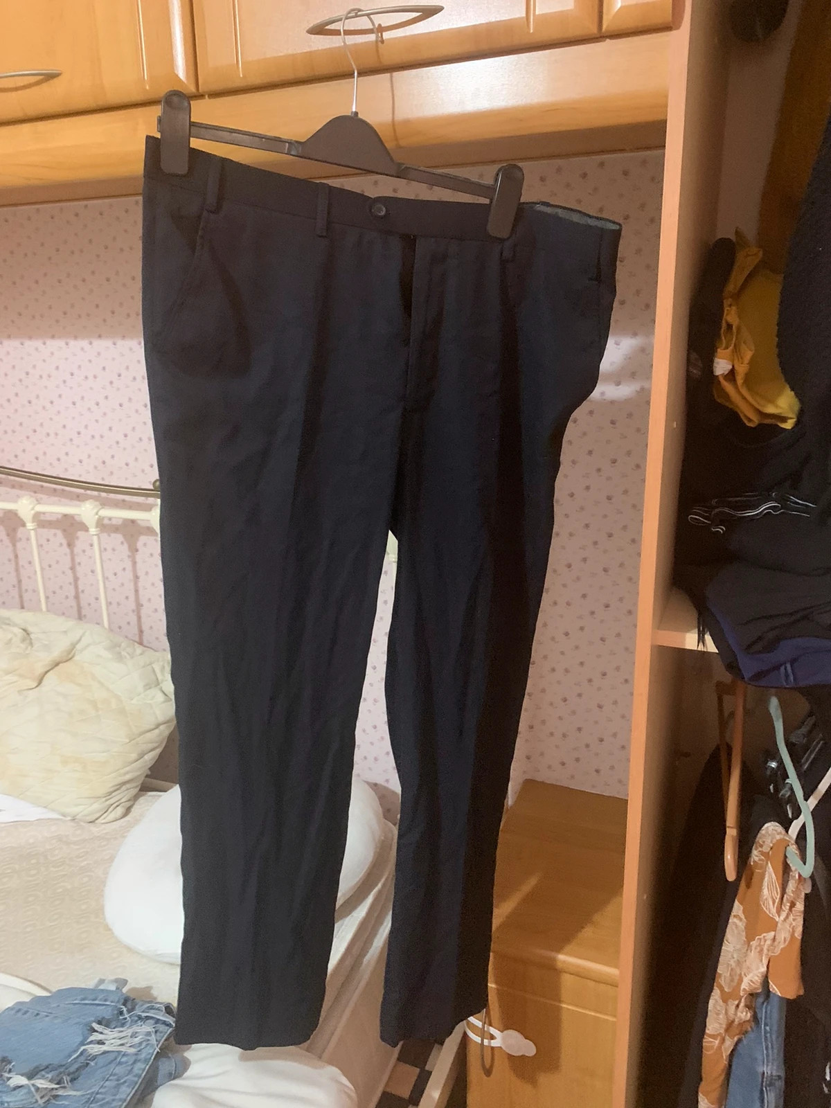 Uniqlo (S) EZY Ankle Pants, Women's Fashion, Bottoms, Other Bottoms on  Carousell