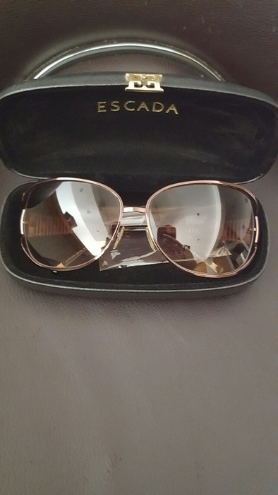 Lunettes de soleil neuves Escada Vinted