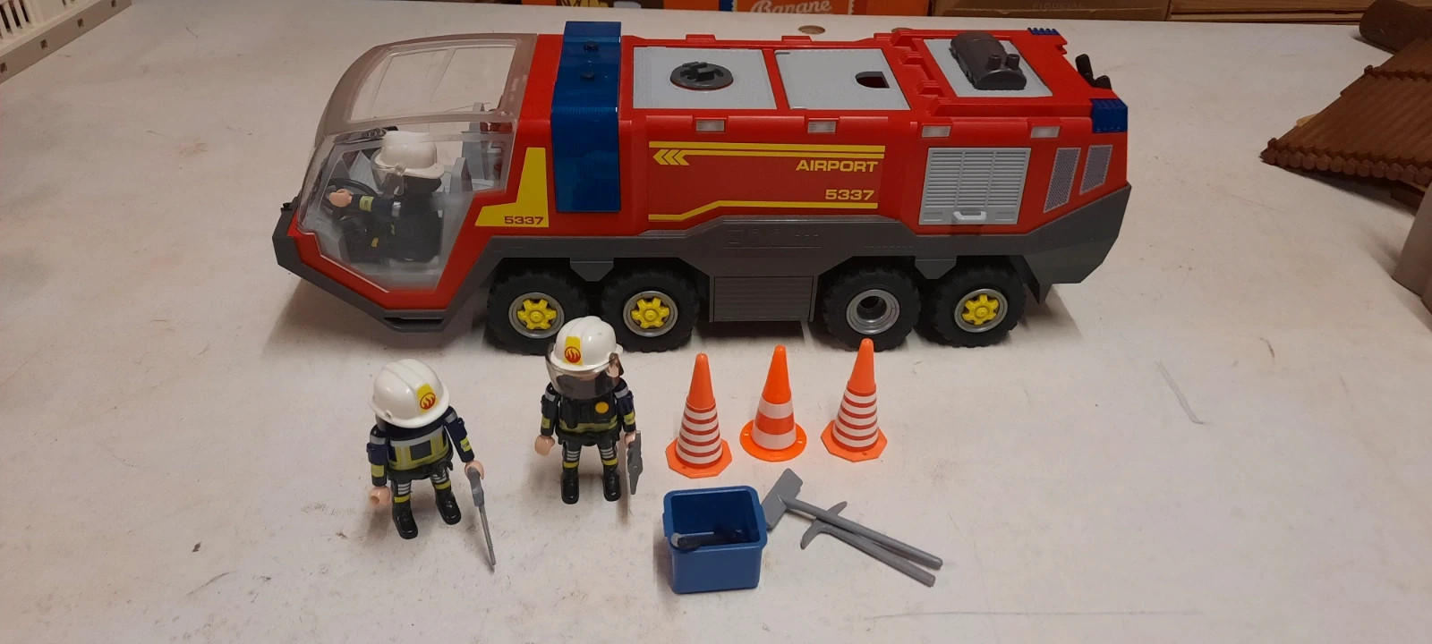 5337 playmobil pompiers avec véhicule aéroportuaire 5337 - Conforama