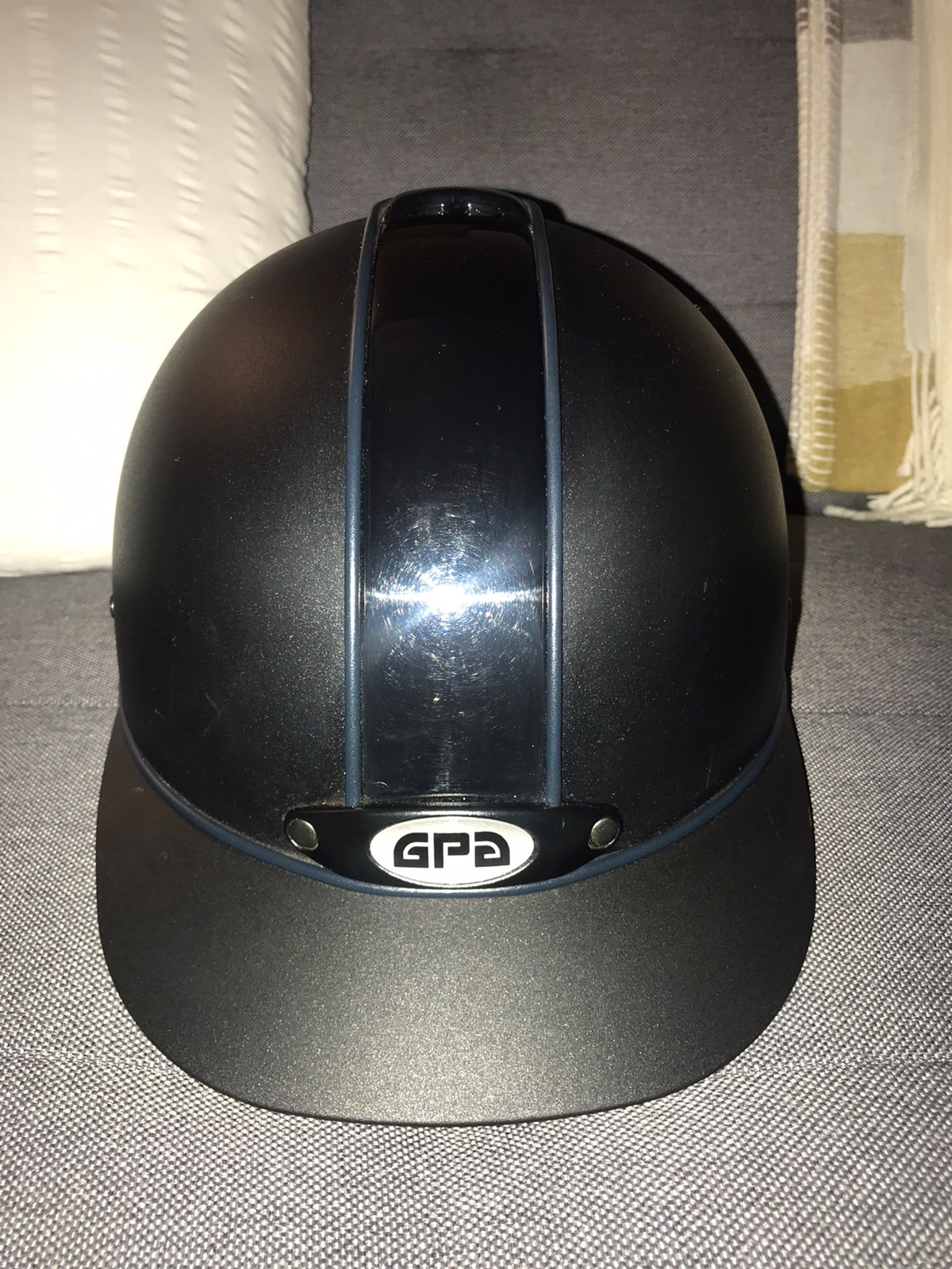 Casque GPA prune 53/54 neuf à vendre