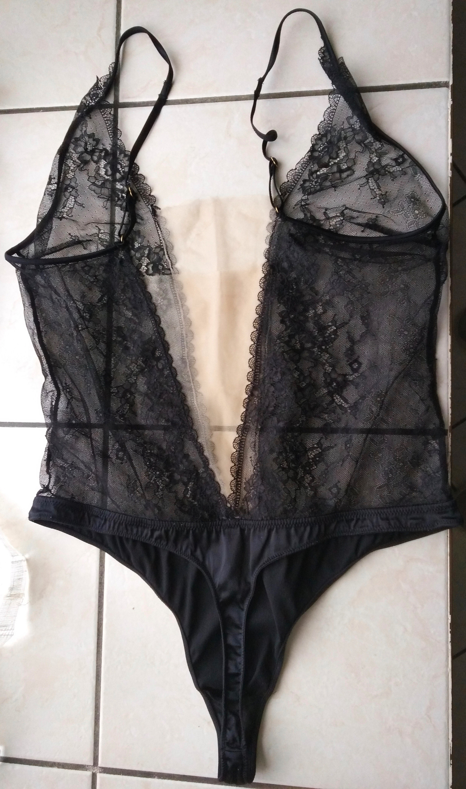 body string Etam Lingerie