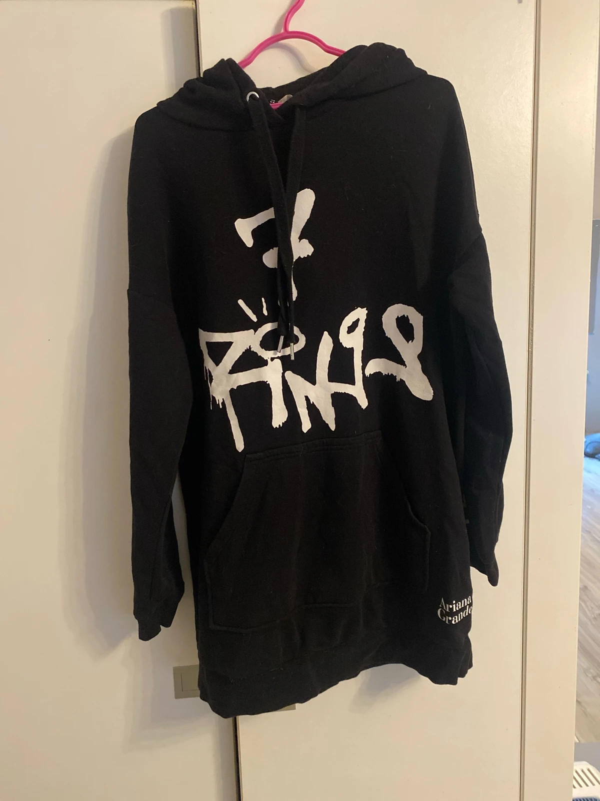 D uga bluza 7 rings Ariana grande Vinted