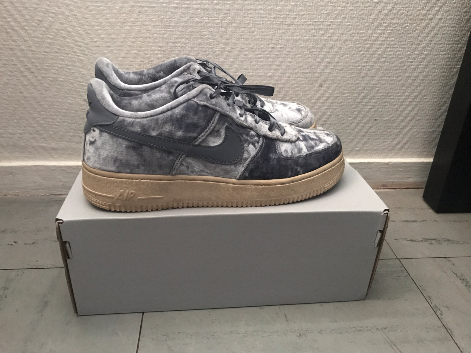 Velvet air clearance force 1 blue