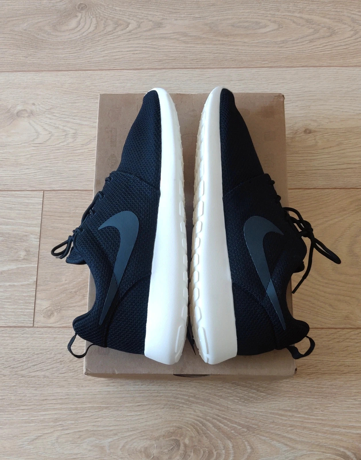 Roshe run store exclusive