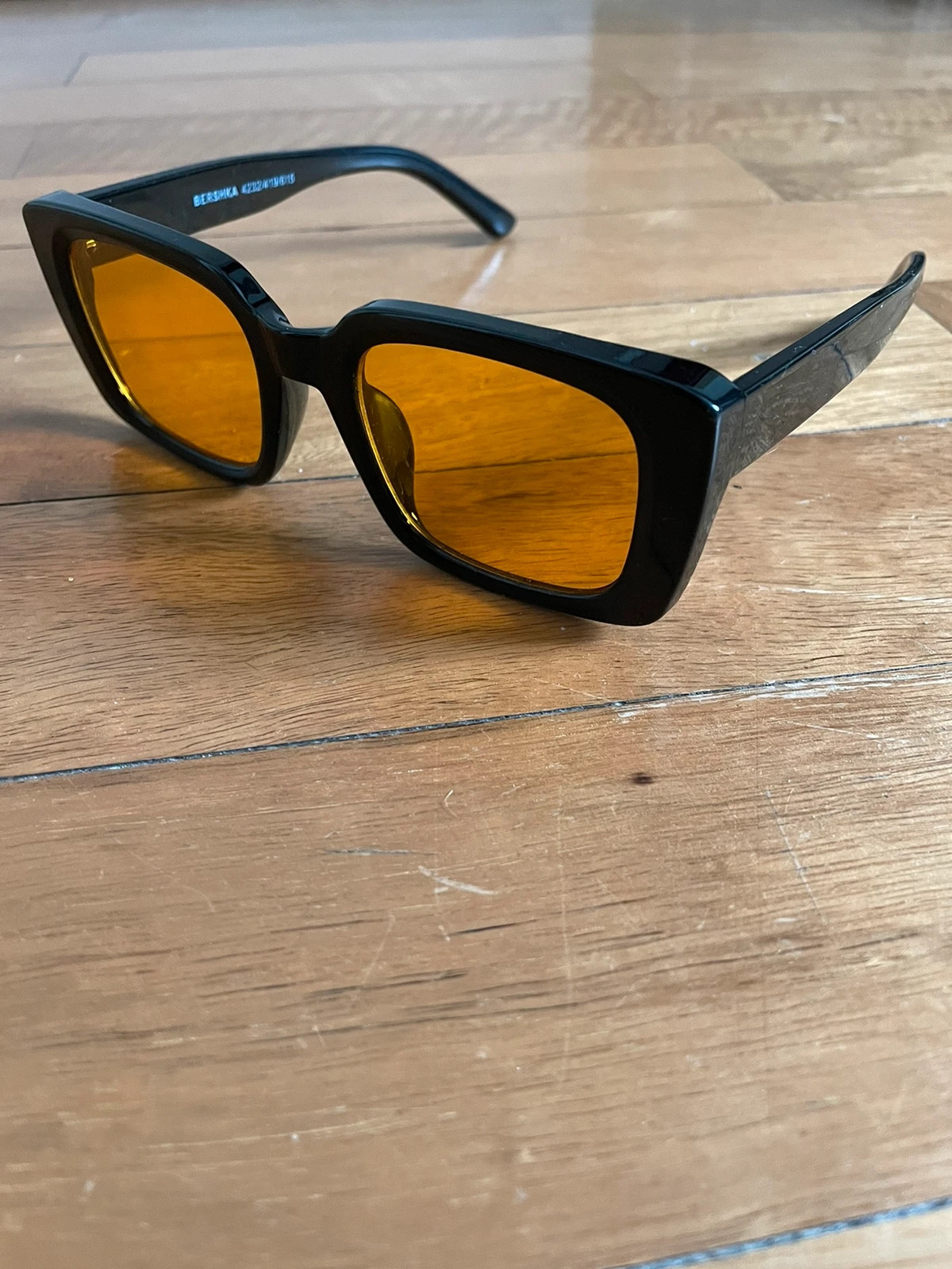 Lunette de soleil orange Bershka