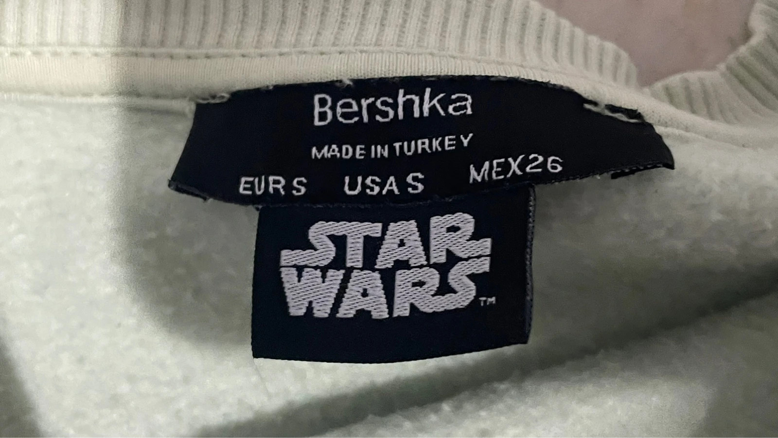 Sudadera verde star wars x bershka Vinted