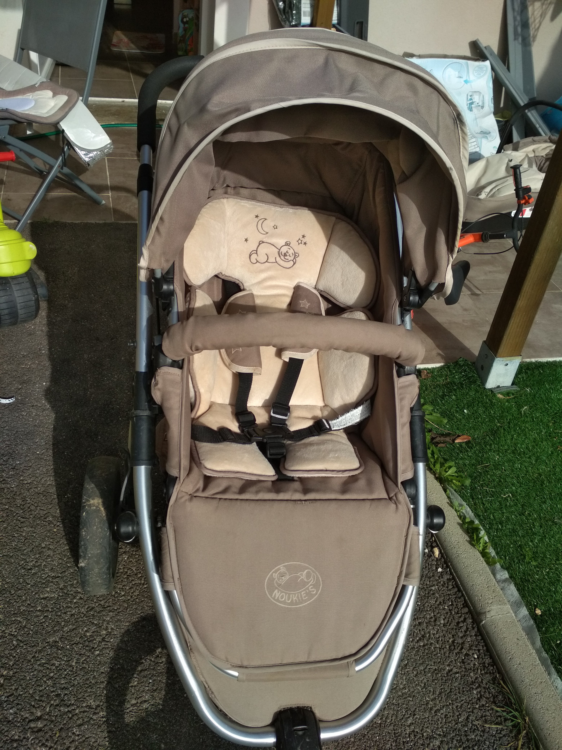 Poussette 3 roues noukies sales