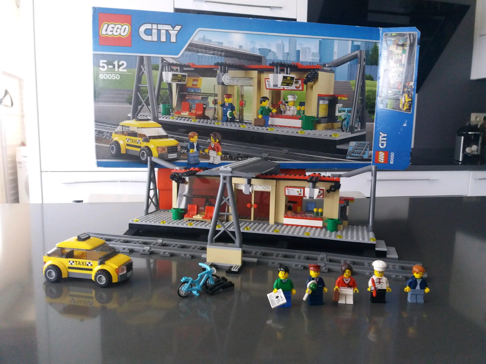 LEGO City 60050 pas cher, La gare