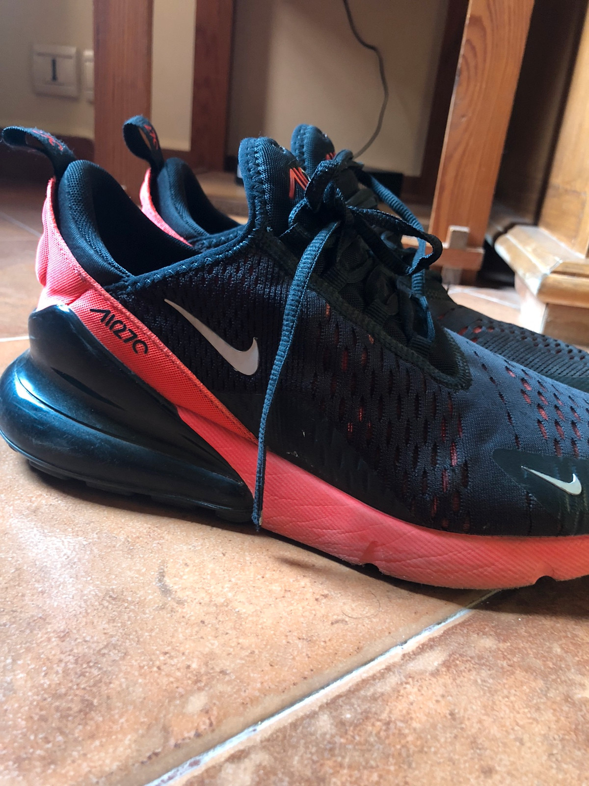 Nike air 270 rouge et noir Vinted