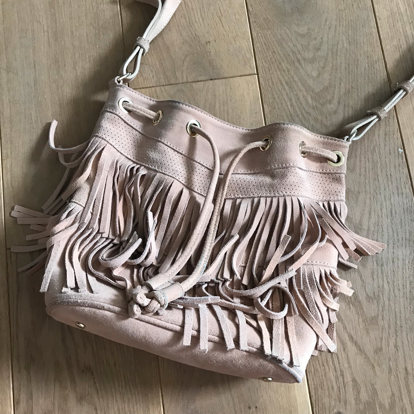 Sac bourse sezane folk franges rose poudree