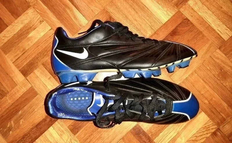 Nike match mercurial 2000 hot sale