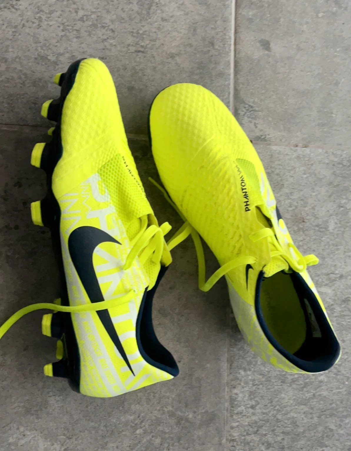 nike phantom vnm nike skin jaune fluo crampons foot Vinted