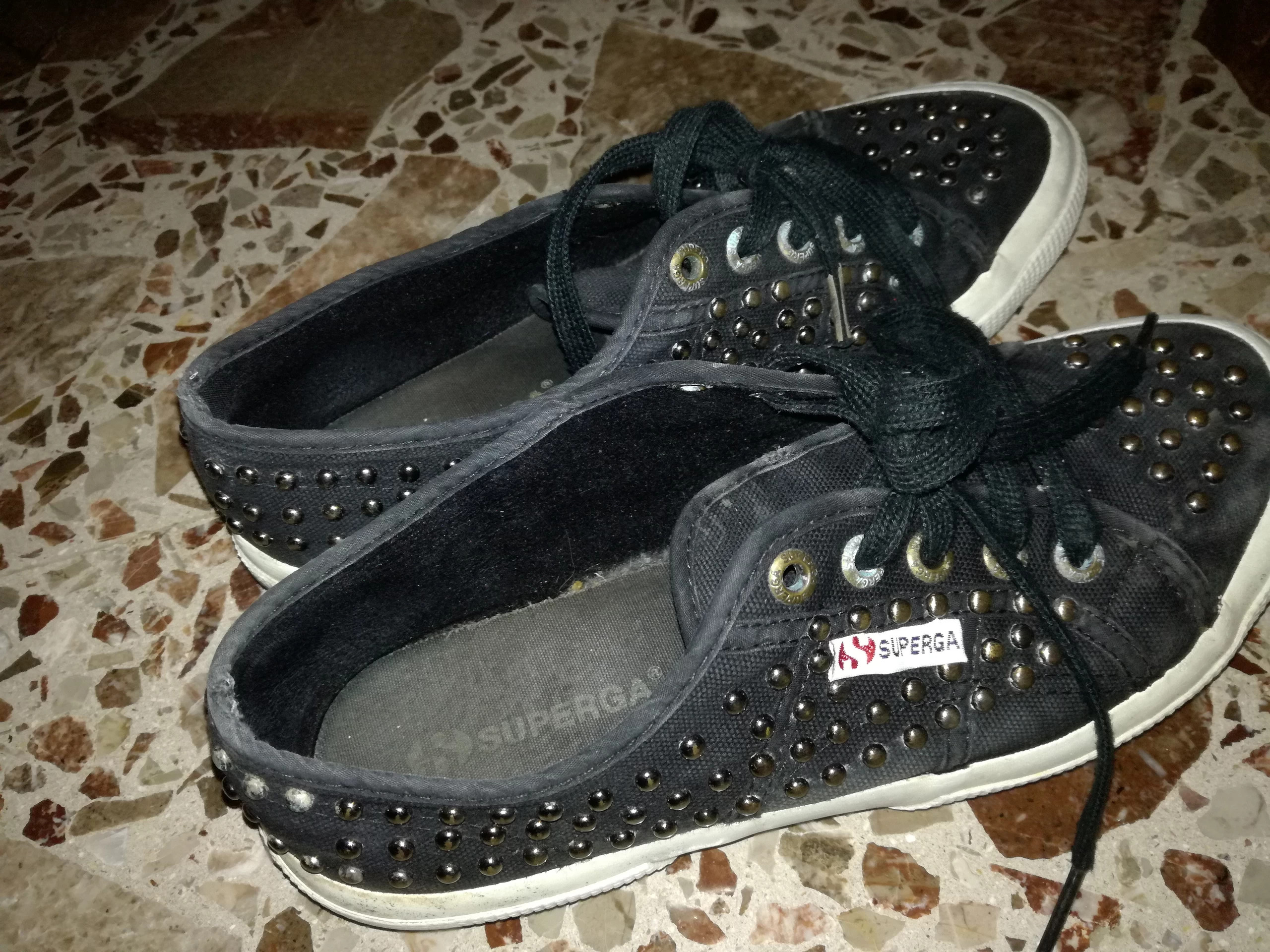 Superga hotsell con borchie