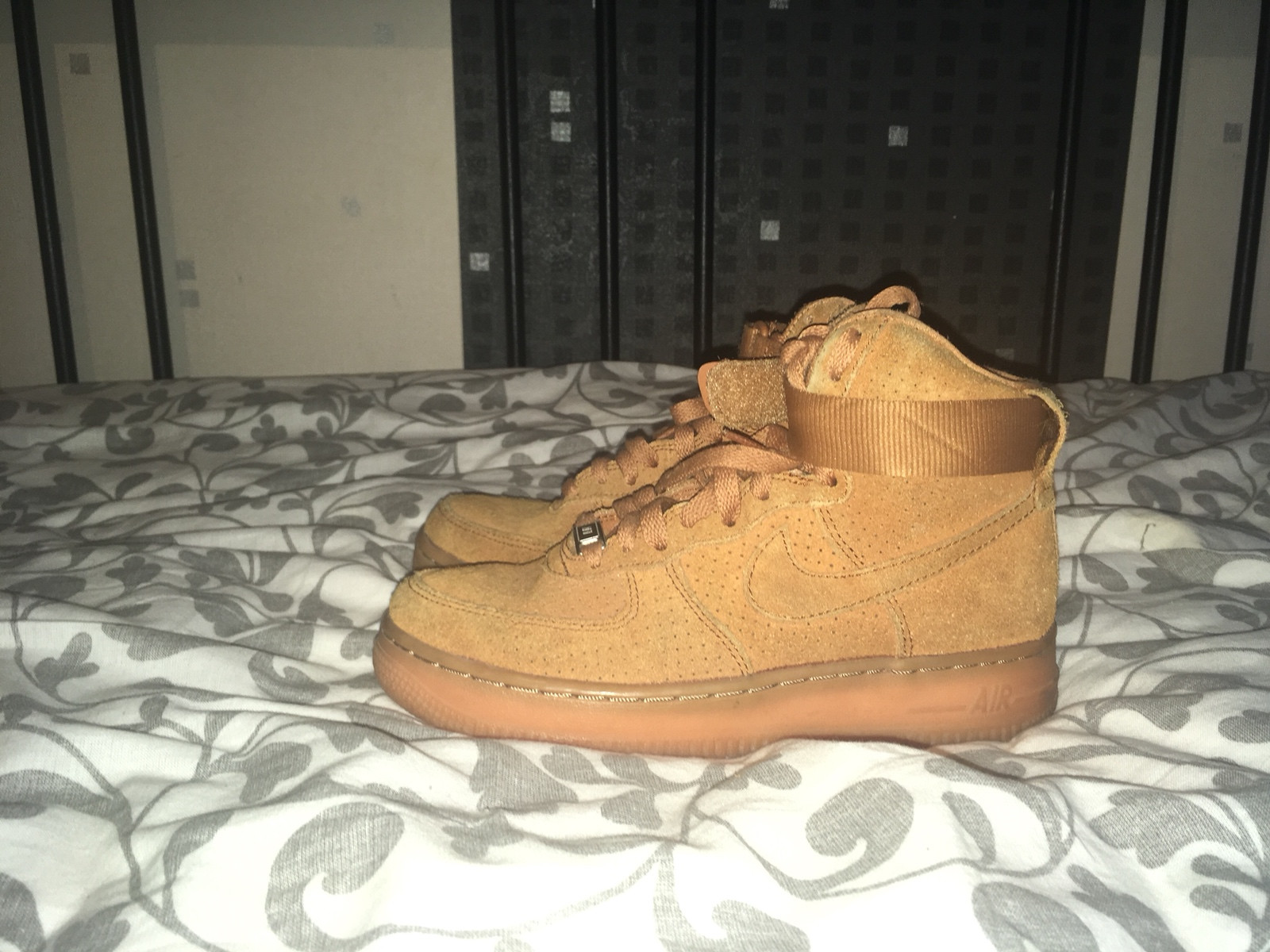 Air force beige discount daim