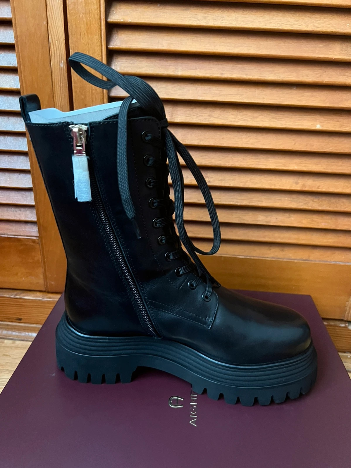 Aigner Cleo platform boots