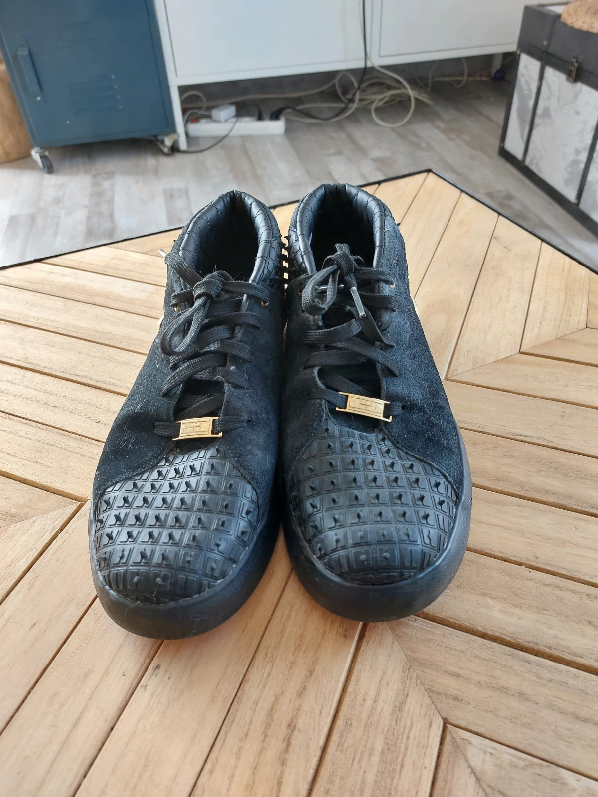 Lebron crocodile shoes sales