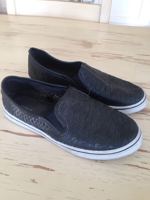 Slip on best sale python noir