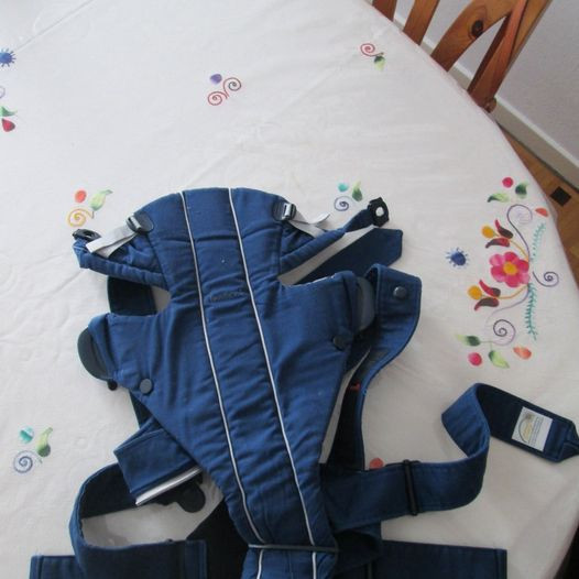 Cape de protection pour porte bébé babybjorn