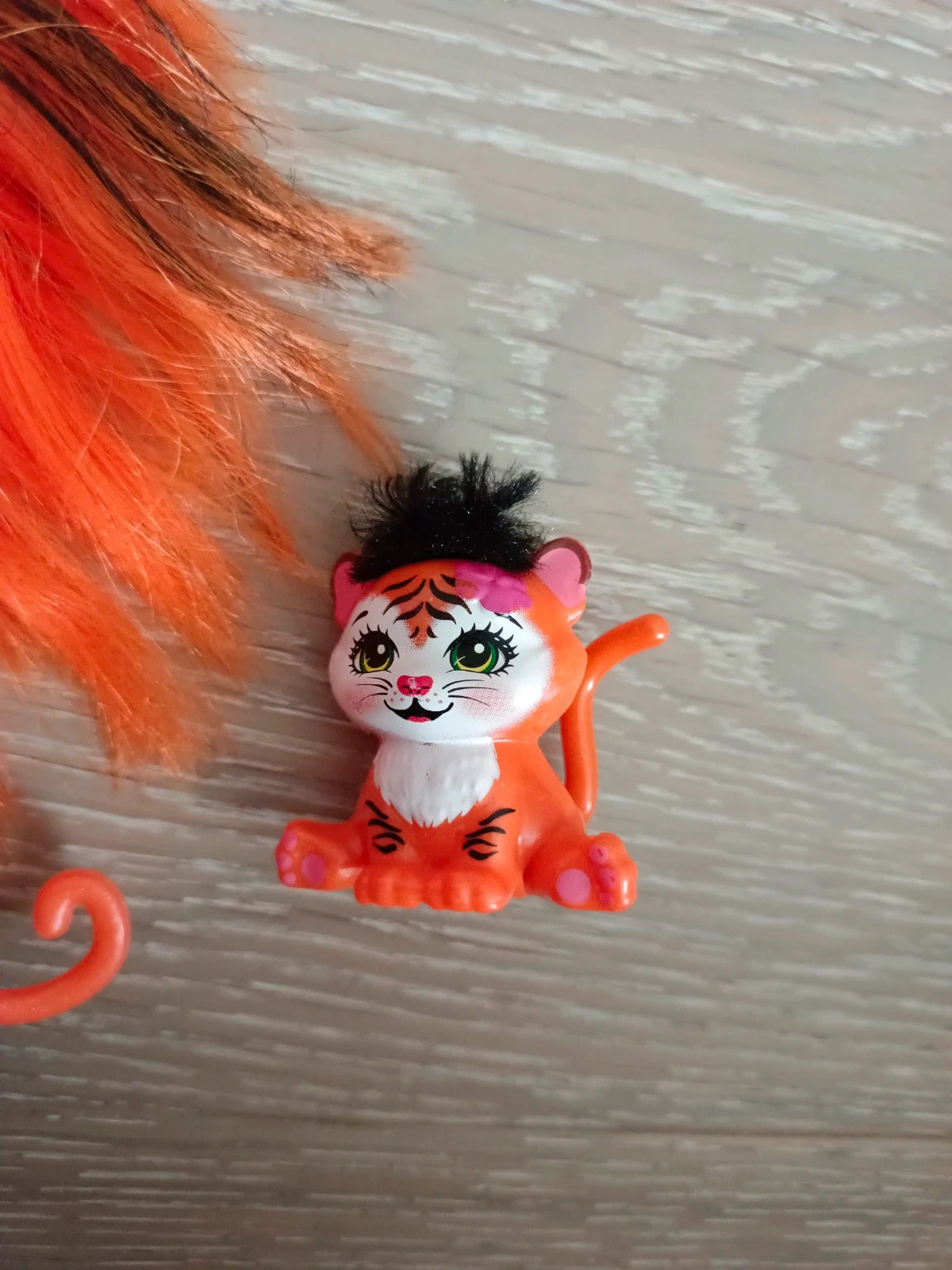 Enchantimals top tanzie tiger