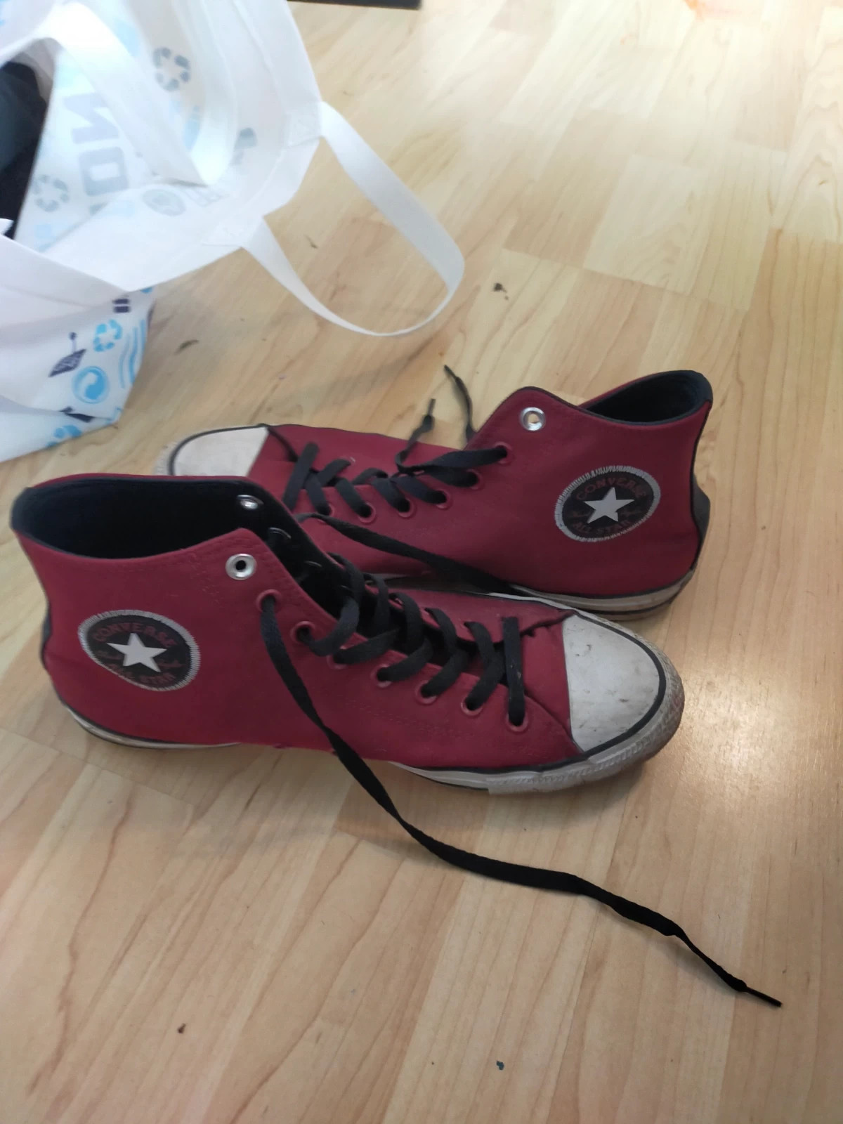 Converse Bordeaux taille 44 Vinted