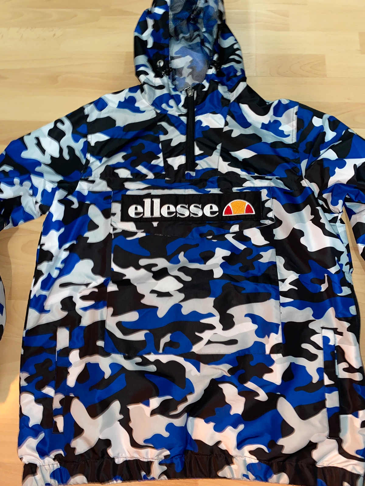 Coupe vent ellesse discount camouflage