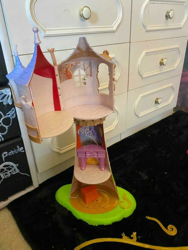 Rapunzel tower table and chairs hotsell