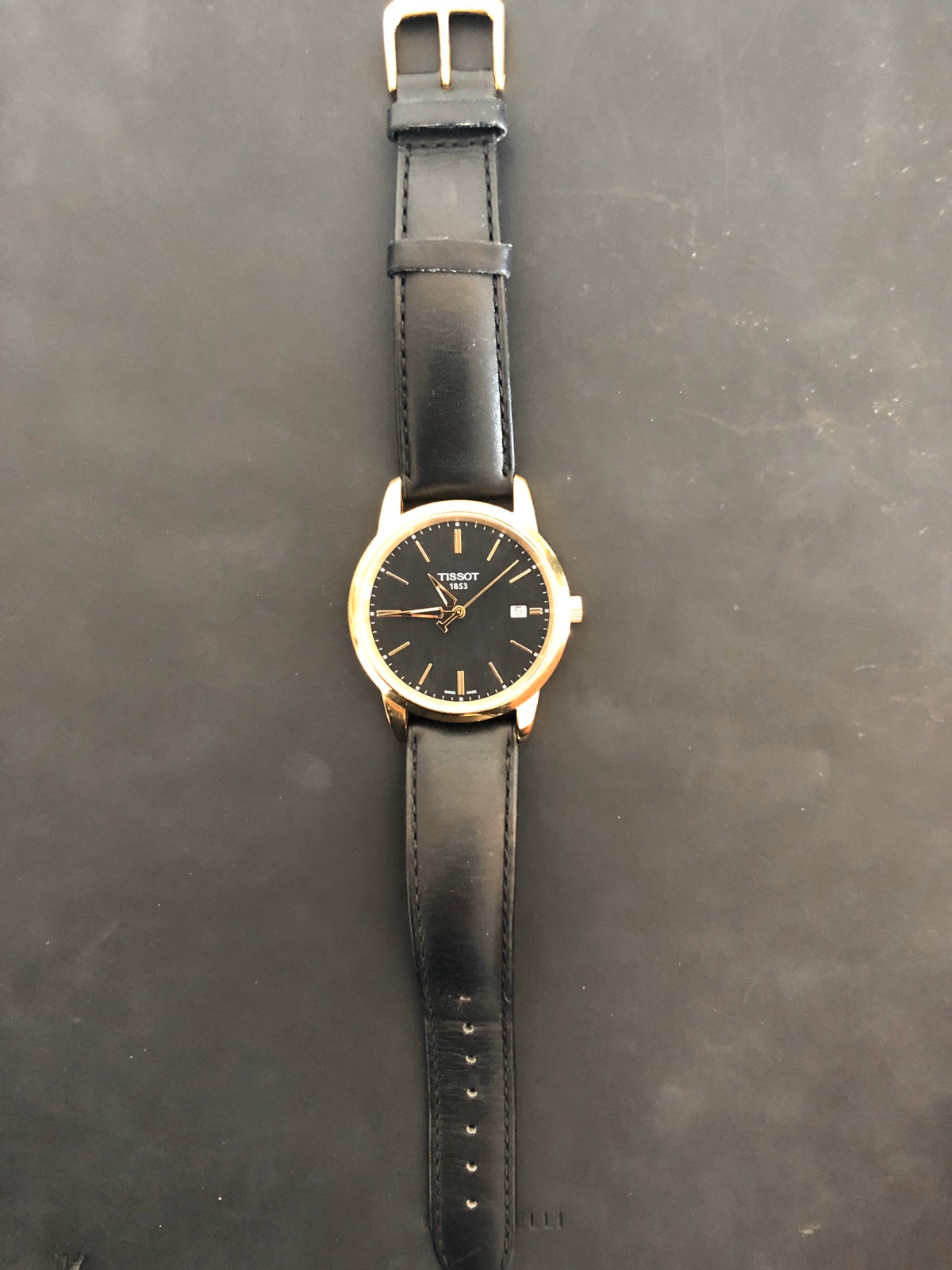 Montre Tissot T033410A plaque or cristal saphir 30 m en cuir Date Suisse Cadran Noir Vinted