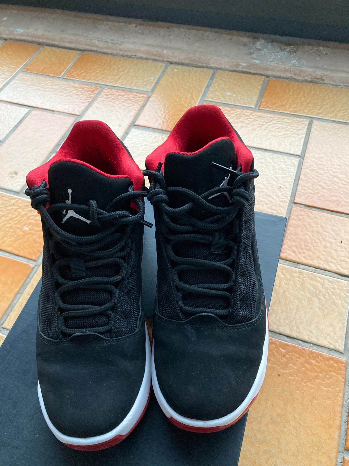 Jordan max aura sales noir et rouge