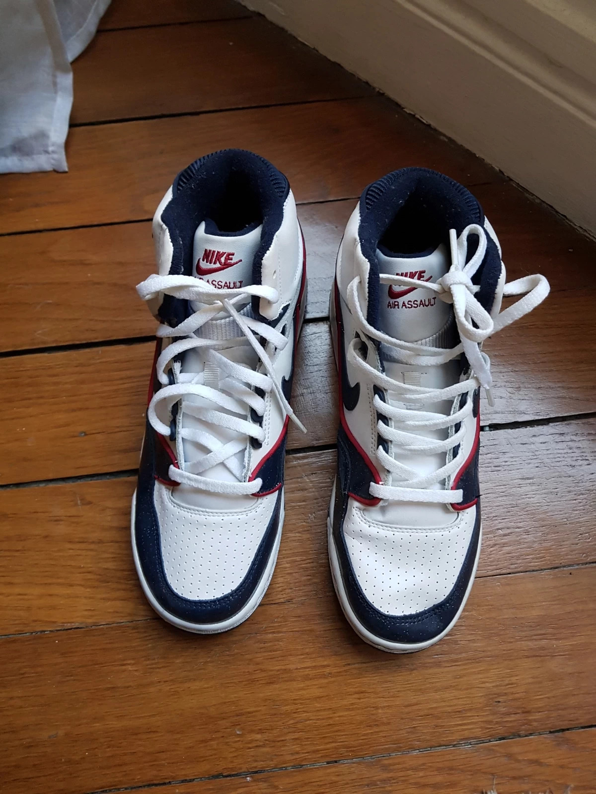 Nike air assault price deals