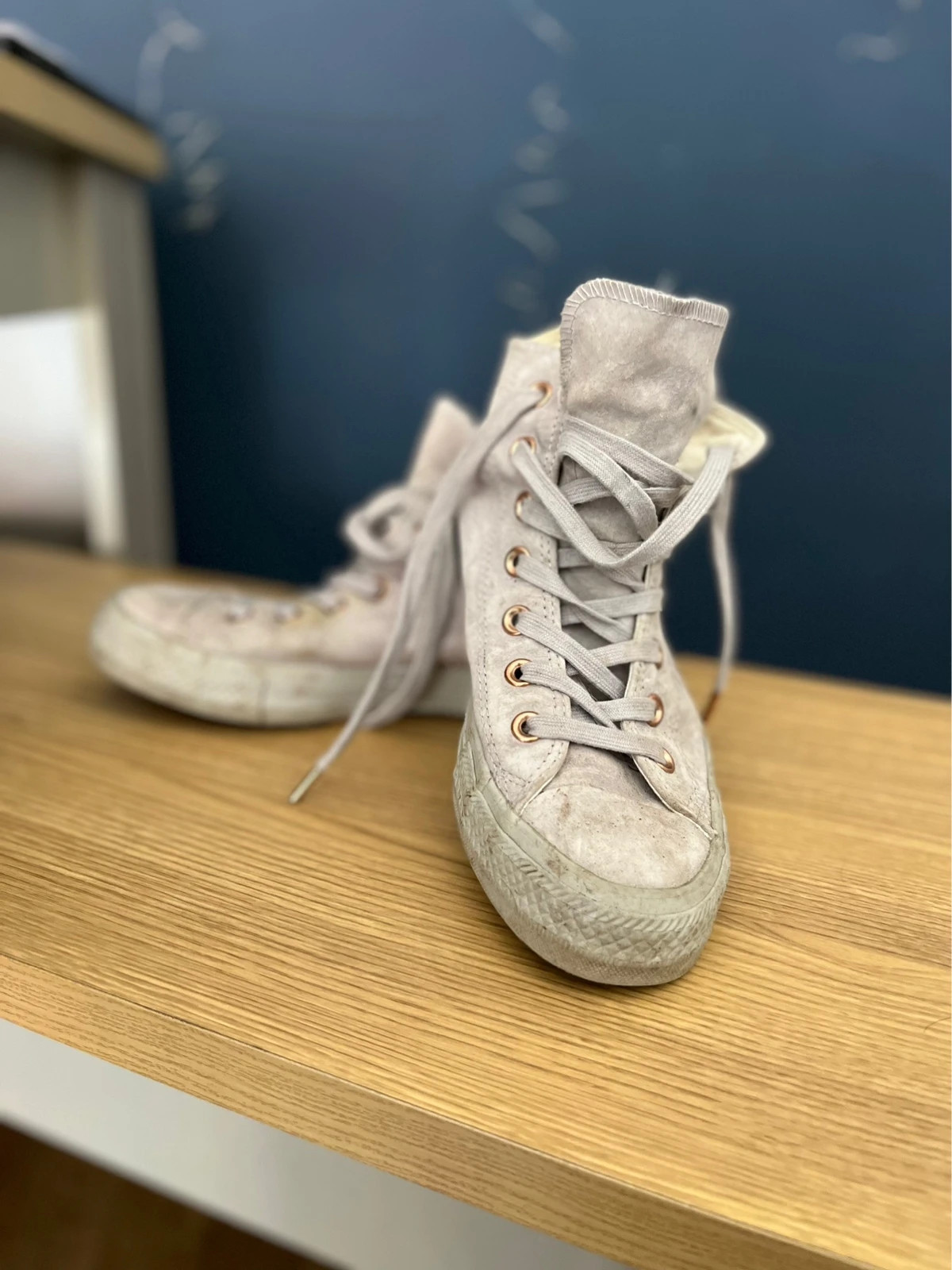 Grey converse shop with rose gold